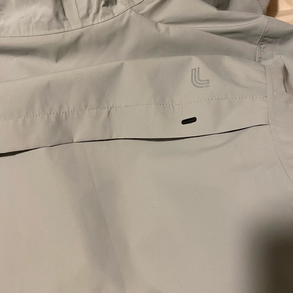 Lole NWOT rain shell - Picture 5 of 7